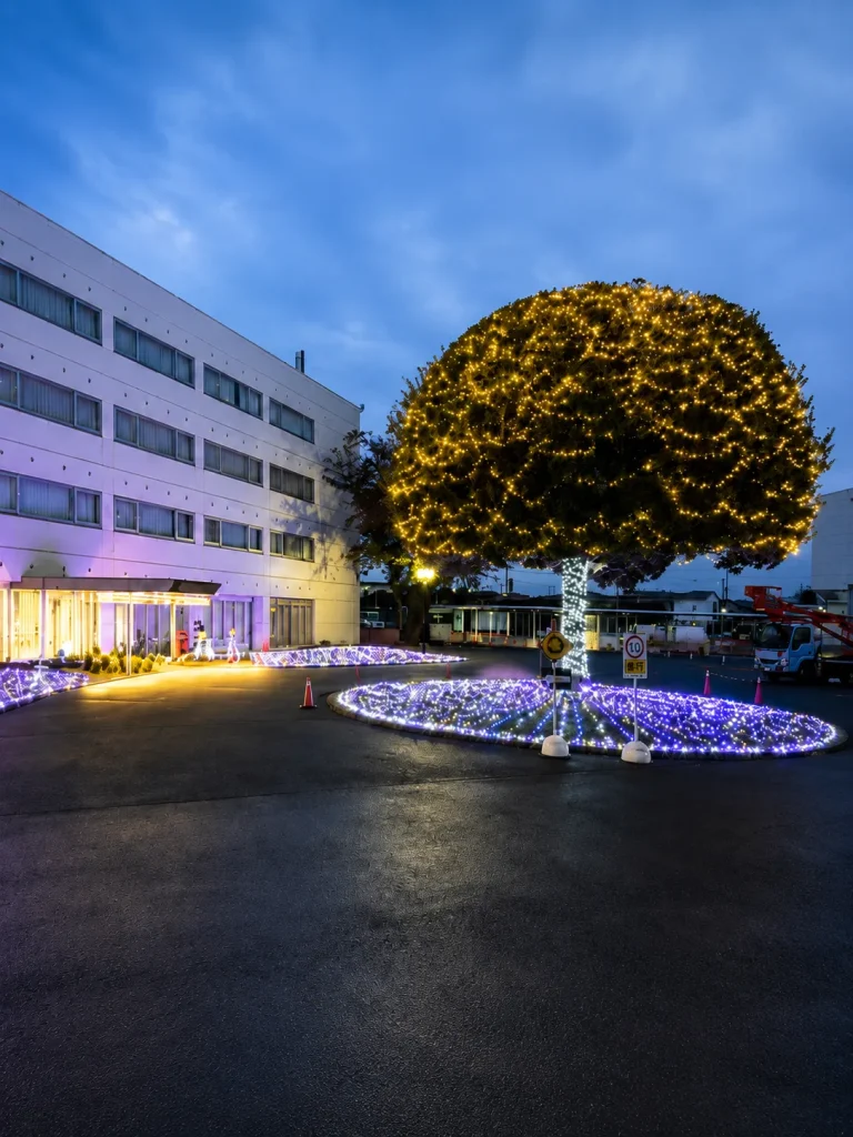 企業エントランスの屋外イルミネーション施工